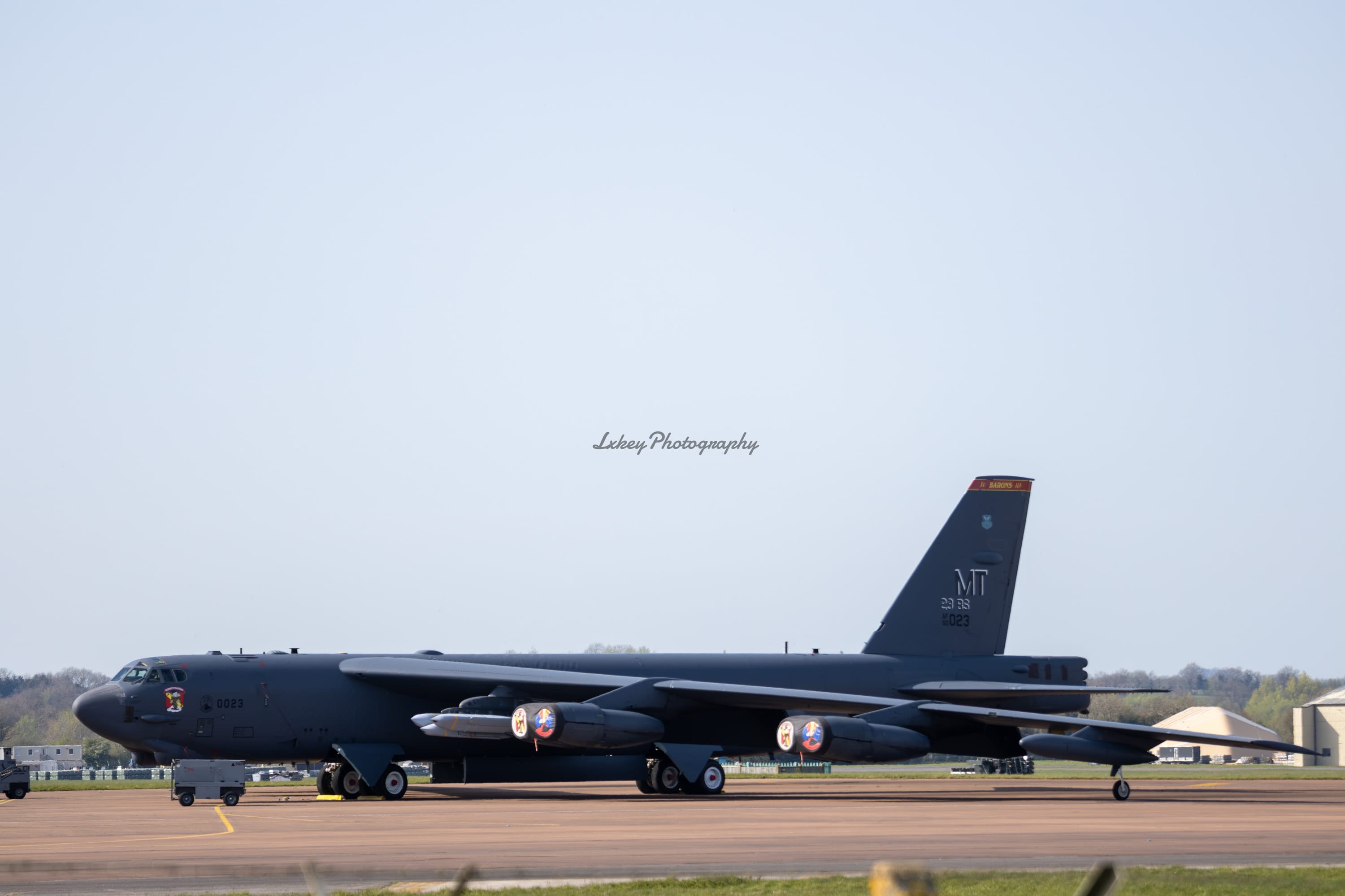 B-52H Stratofortress side profile showing its full wingspan